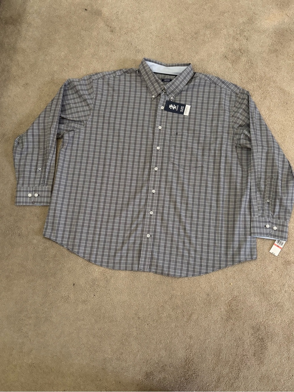 Izod Men's Gray Plaid Button-Down Shirt
